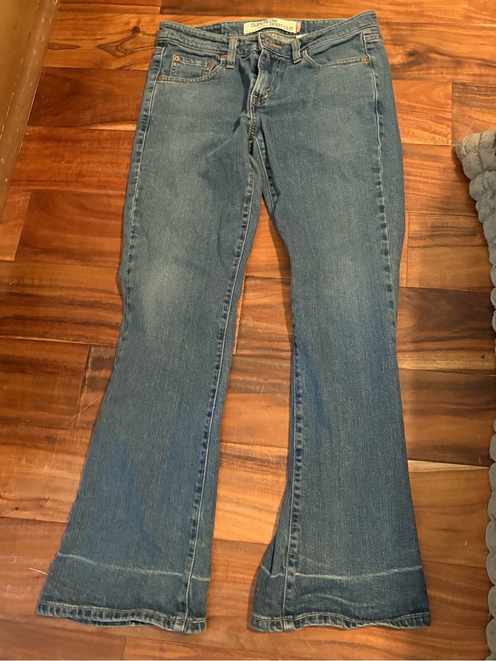 Levi’s Superlow Bootcut Jeans‎ Women’s 8 M Wash Y2K Low Rise Flare Boot (712)